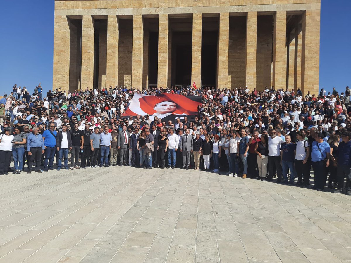 ogretmenlersyfs's tweet photo. Birlikte olunca çok güzelsiniz Öğretmenlerim 🥰 https://t.co/w2qxdTlW2s