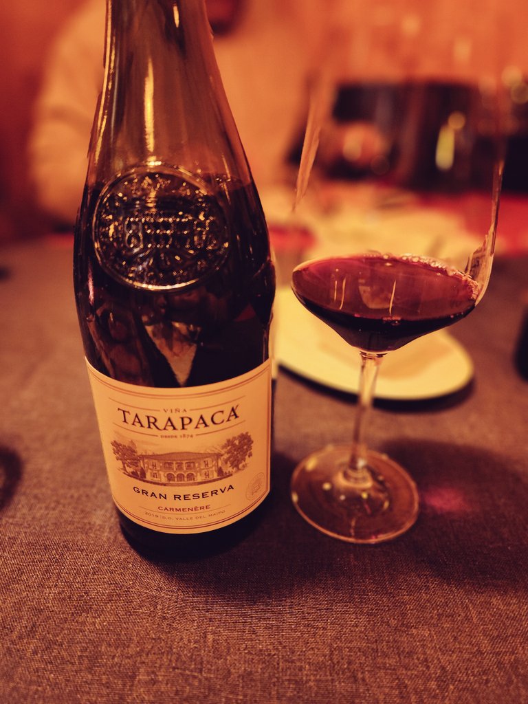 Zandman_in_tex's tweet photo. Steak night at Chacarero Steakhouse. 17oz Australian Wagyu with a side of classic potatoes. The wine was a Tarapaca Gran Reserve and some Churros for dessert.😉  #Steaknight #Beef4dinner #lifeofriley😎 https://t.co/x3KhQDDaP6