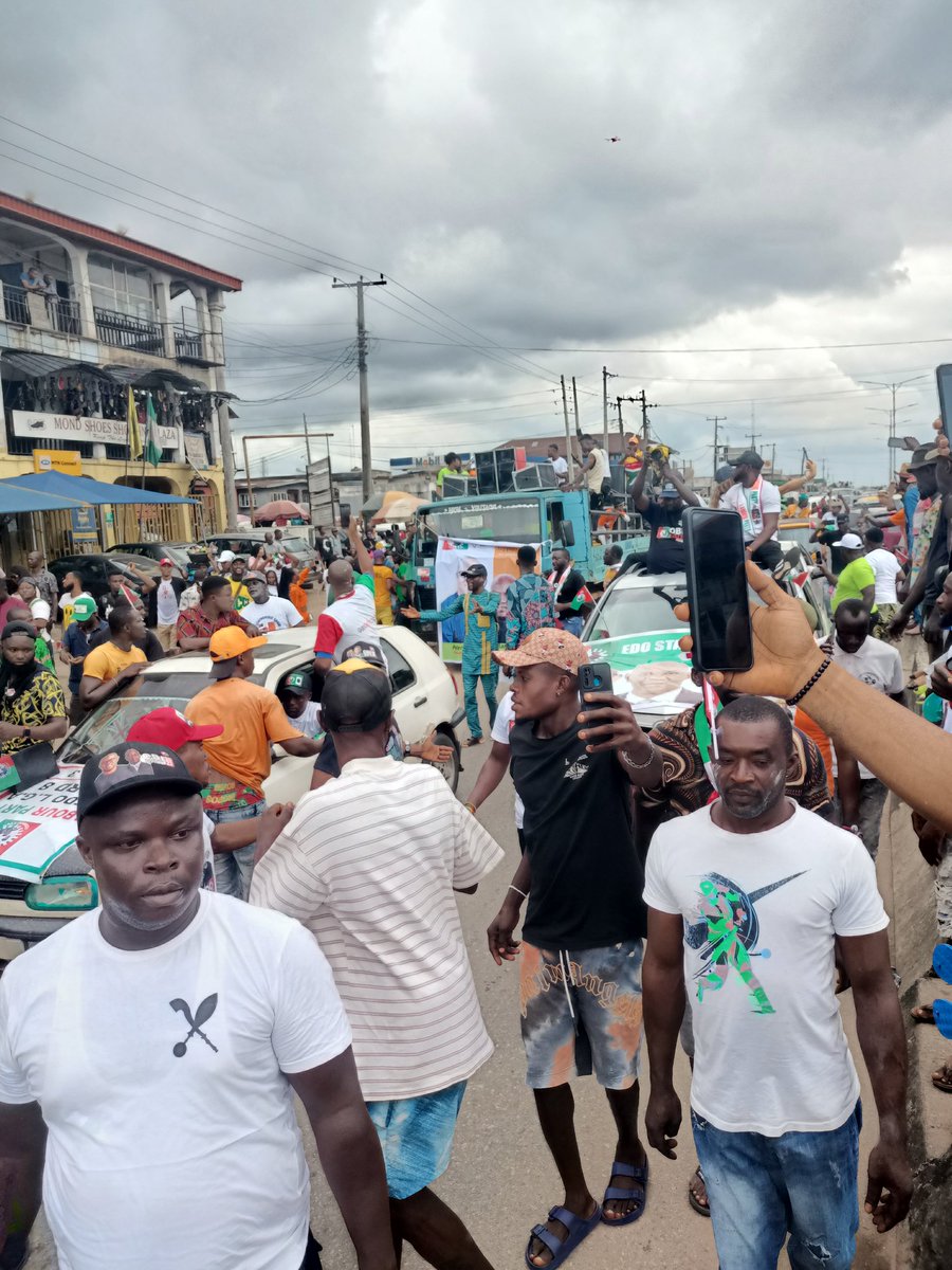 MurphyImasuen's tweet photo. We are live #Kingsquare
#Edo2millionmarch https://t.co/iUmJfhbbKh