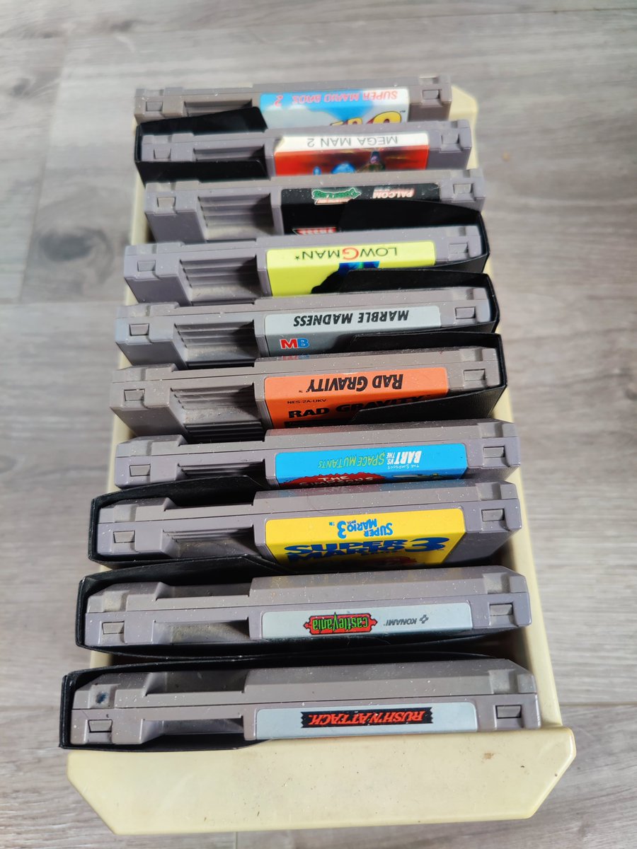 TheMikeDX's tweet photo. Just found this old box of computer tapes but don't have a cdrom to play them on anymore. #joke #donthateme https://t.co/bTuBaWc3Lo