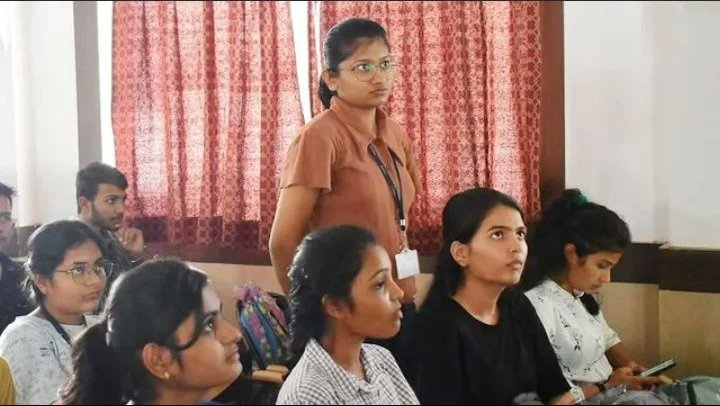 gdsc_sistec's tweet image. #gdsc #developersstudentsclub #sistec #git #github #infosession