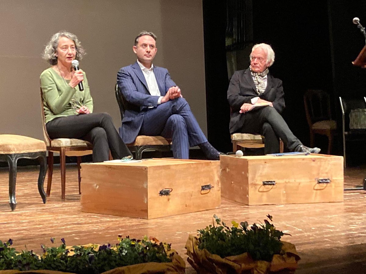 polcri's tweet photo. Festival dell’Autobiografia. 
Il tema dei luoghi al centro del dibattito. La Valtiberina “ luogo delle memorie”

#Anghiari https://t.co/txP6on5gln