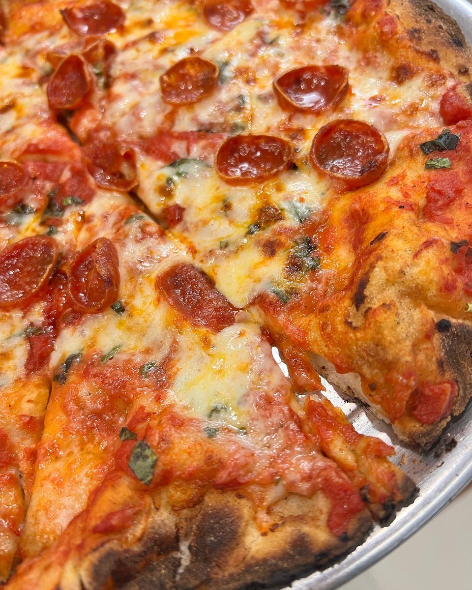 We 💛 hosting our community partners! Sharing pictures from a recent CEU presentation by Carlo Vitale to realtors. Everyone enjoyed amazing pizza by <a href="/brotherspizza33/">Brother's Pizza</a> . CEO <a href="/DebbieSchaeffer/">Debbie Schaeffer</a> said the #glutenfree pizza was the best she ever had. Three cheers for the Pizza Trio!!!