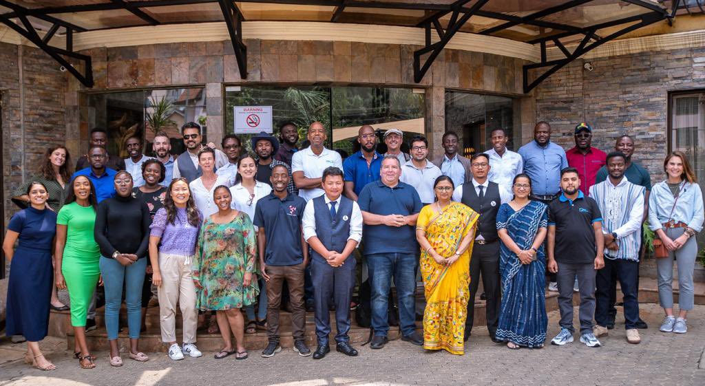 Kenyaflyinglabs's tweet photo. Day 1: Flying Labs retreat currently happening in Nairobi, with over 20 Flying Labs in attendance. 

#flyinglabs #werobotics #retreat #kenya https://t.co/KYgPMj8XKc