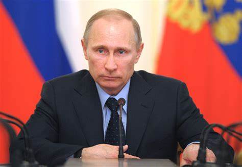 CoUhlig's tweet photo. La historia se repite . Ahora Putin en Ucrania Pero Europa reacciono La ocupación de Hitler se realizó en  octubre de 1938, restándole con ello cerca de 30.000 km² a Checoslovaquia, sin que las otras potencias europeas reaccionaran.  Parte de la población checa fue expulsada https://t.co/dULADbBJJU