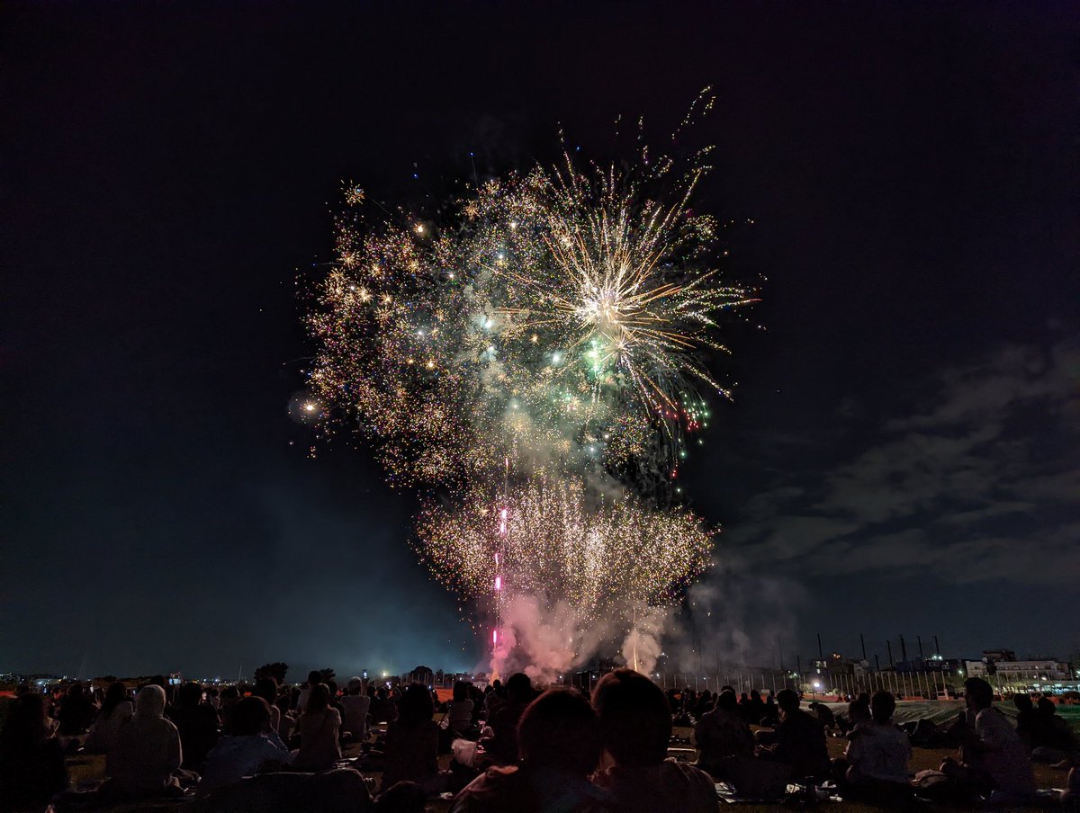 93nambu's tweet photo. 二子玉川のミニ花火良かったー！来年は開催できますように🎆 https://t.co/oAfdnzIcDn