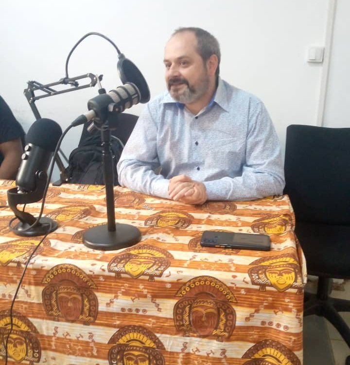 DigaMathieu's tweet photo. Merci beaucoup à @Nkowa_ de nous avoir rejoints pour le troisième et dernier jour de @AfricaOSH à @LabMboa 

J'espère qu'après notre exposé 🗣️🖥️👨‍💻 la communauté scientifique va s'emparer de plateformes telles que @anchor pour promouvoir l'innovation numérique. 💡📱 #PodcastHubEF https://t.co/hbPOSEFLRk