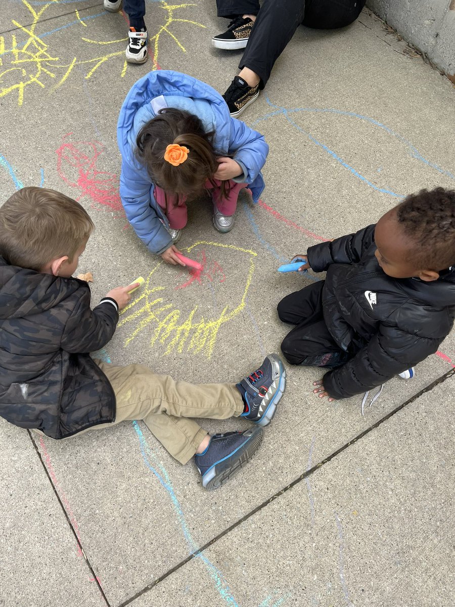 gelseapizzuto's tweet photo. Yesterday was such a beautiful day to be learning outdoors! @gecdsbpro @Brockbulldogs https://t.co/XMbqgloI7l