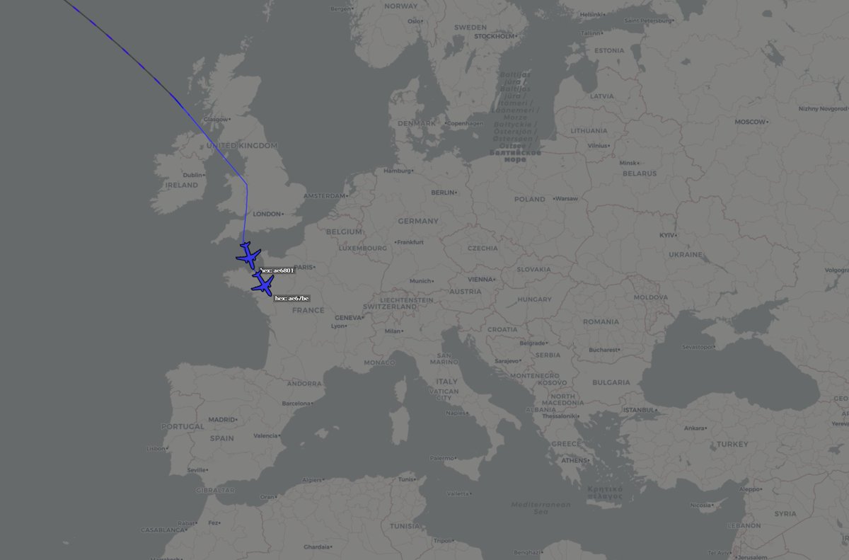 bizjetsofwar's tweet photo. Two US Navy (🇺🇸) P-8 Poseidon aircraft are heading southeast above France (🇫🇷).

#AE6801 
#AE67BE https://t.co/9IC5lKNbSz