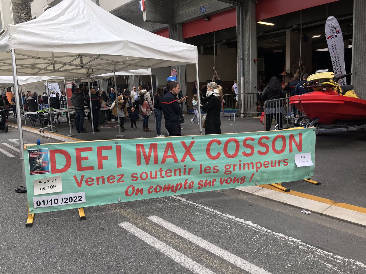 ServaneHugues's tweet photo. Heureuse d’être aux côtés des pompiers @sdis38 dans le cadre du challenge #MaxCosson à #Grenoble. 
Une journée de mobilisation placée sous le signe de la lutte contre la maladie de #Charcot. Un grand bravo à nos pompiers pour leur engagement 🚒 ! 👏
Cc #UDSP38 @VilledeGrenoble https://t.co/c3NUrMvlKX