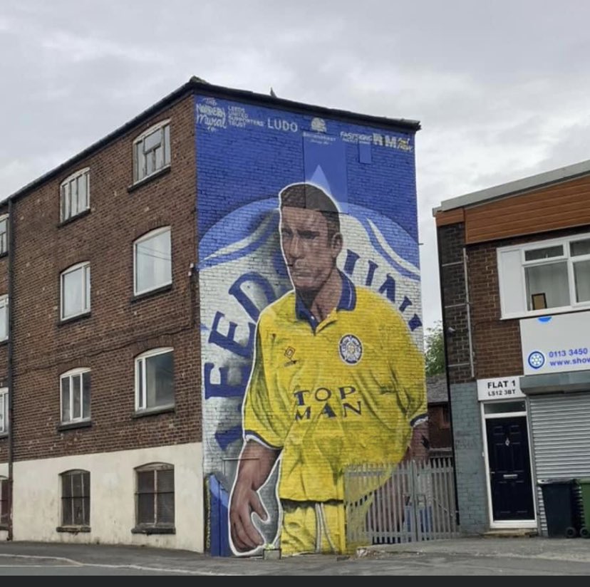 eddmund's tweet photo. @VinnieJones65 still a legend at Leeds Vinnie! https://t.co/XVgonoH8zr
