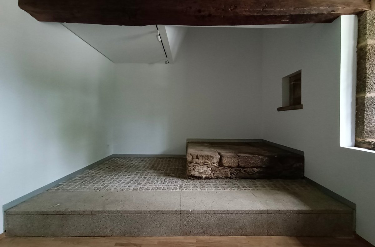 MoreuMestre's tweet photo. El jueves finalizamos la #rehabilitación de la Casa de Correos de #Arzua. Un nuevo espacio cultural en el #caminodesantiago . https://t.co/1qALScEguq