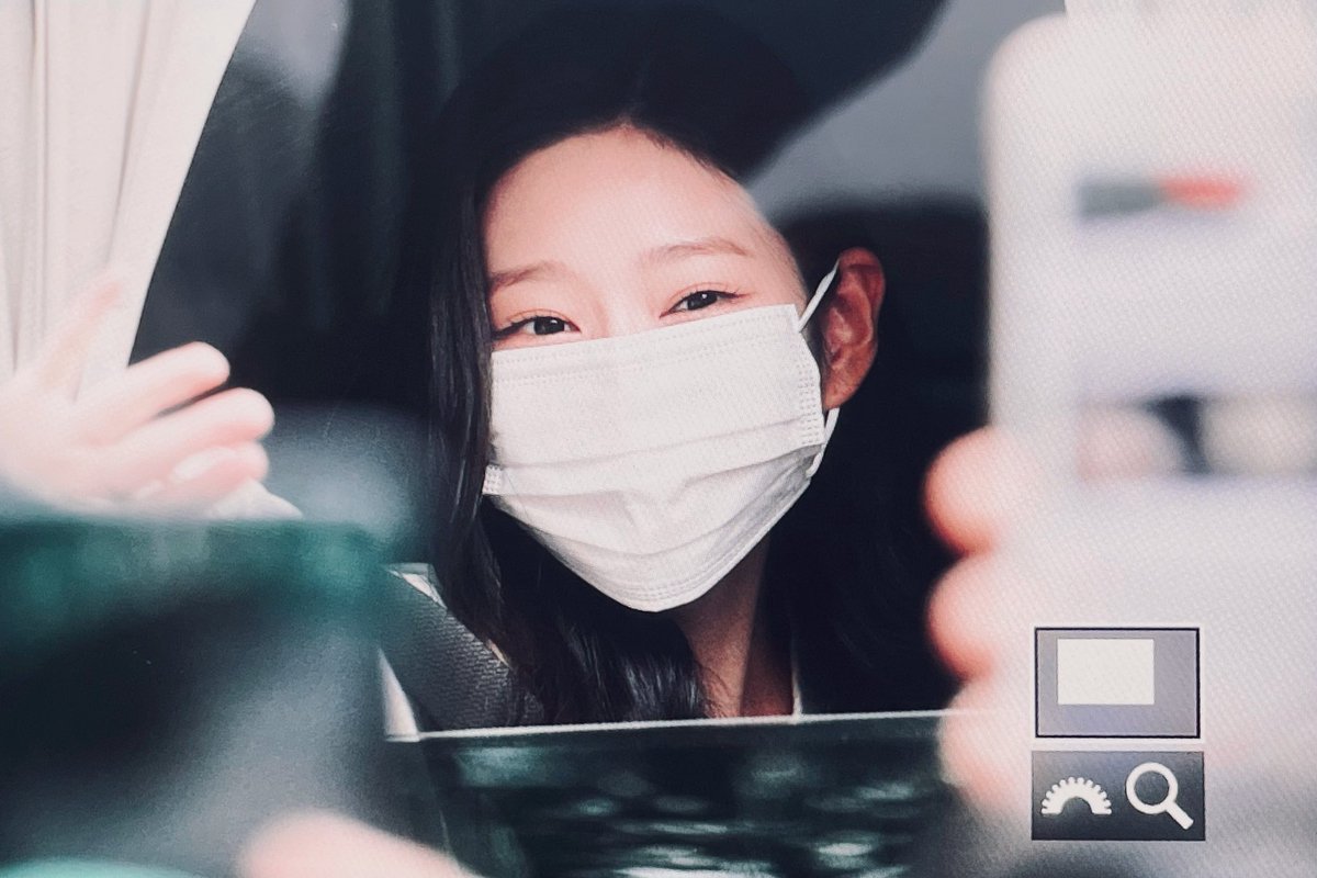 010205mj's tweet photo. 221001 음중 퇴근 #김민주 #KIMMINJU https://t.co/OatDxcv4t3