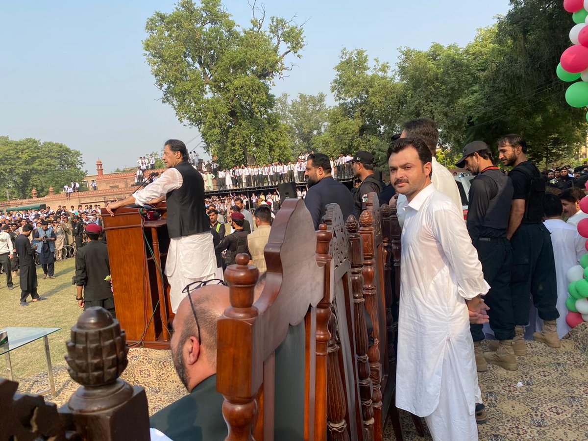 PeaceForALL_1st's tweet photo. #imrankhanPTI https://t.co/uwIIMcIjPf