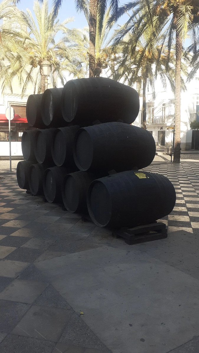 VinosValle's tweet photo. #vinosdejerez #lasbotas #Jerezdelafrontera feliz sábado https://t.co/woBqDH2mLg