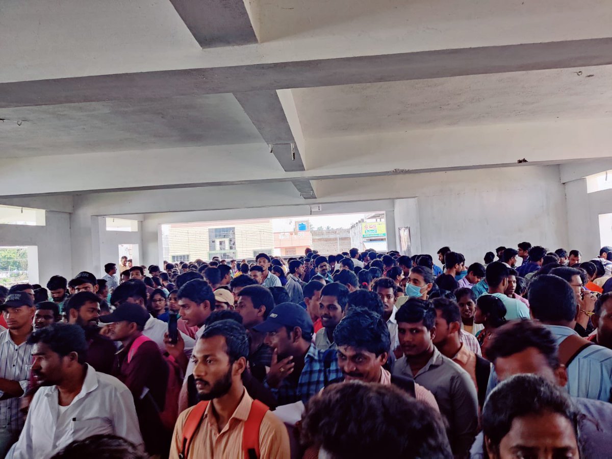 Subhadra4Nation's tweet photo. Srikakulam fair 4002 students and still the crowd ON @Nipuna4Nation @NSDCINDIA @apsdc @PMOIndia @CMOAndhra @amarprasadreddy @Sewa_Intl @kishanreddybjp @blsanthosh https://t.co/e1RPTYzMck