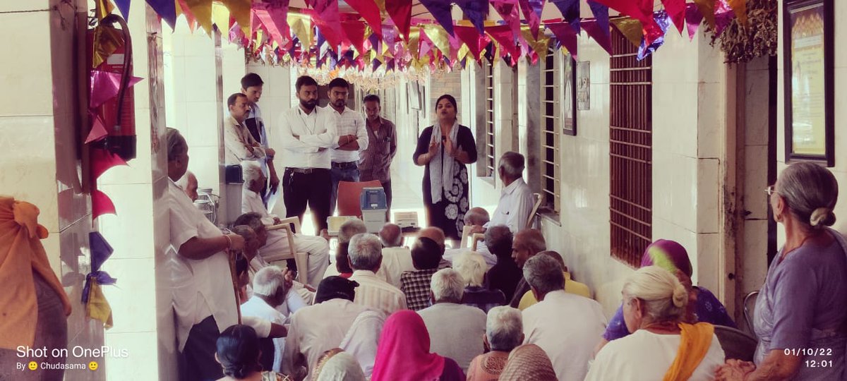 આજ રોજ આંતરરાષ્ટ્રીય વૃધ્ધ દિવસ નિમિતે ૮૭-વિસાવદર વિધાનસભા મતવિસ્તારમાં આવેલ ચાંપરડા ખાતેના વૃધ્ધાશ્રમમાં વૃધ્ધો સાથે વાર્તાલાપ કર્યો તેમજ તેઓને આગામી વિધાનસભા ચૂંટણીમાં વધુને વધુ મતદાન થાય તે માટે પ્રતિજ્ઞા લેવડાવી <a href="/CMOGuj/">CMO Gujarat</a> <a href="/ECISVEEP/">Election Commission of India</a> <a href="/pkumarias/">Pankaj Kumar</a> <a href="/CEOGujarat/">Chief Electoral Officer, Gujarat</a> <a href="/collectorjunag/">Collector Junagadh</a>