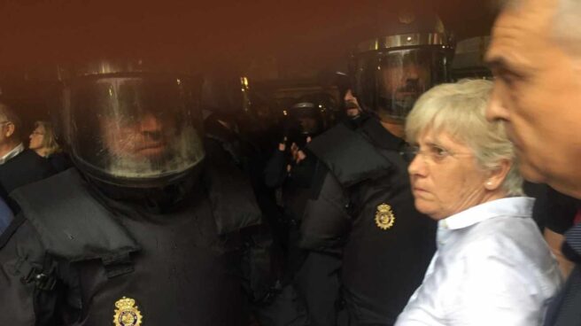 ClaraPonsati's tweet image. Avui fa 5 anys del referèndum del primer d’octubre que ens havia de fer independents. El sí va ser l’opció clarament guanyadora, però no es va fer la independència. Hi ha res a commemorar en aquest aniversari? 
Fil 1/11