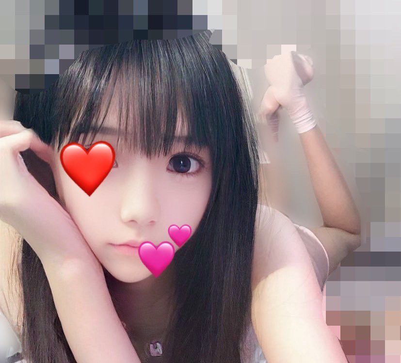 sana_119_sub's tweet photo. 昨日のママの写真見た新しいフォロワーさんの中には、
私もママと同じくらいおっぱいが大きいんじゃないかと思われている方もいらっしゃるようですが、、、

私はちっちゃいんです、、、😭
ママはすごく大きいのに、、🥺💗

私とママの比較画像です、、、🫣❤️

＃おじさん好き 
＃おじさんと繋がりたい https://t.co/oJDXVmVpLg