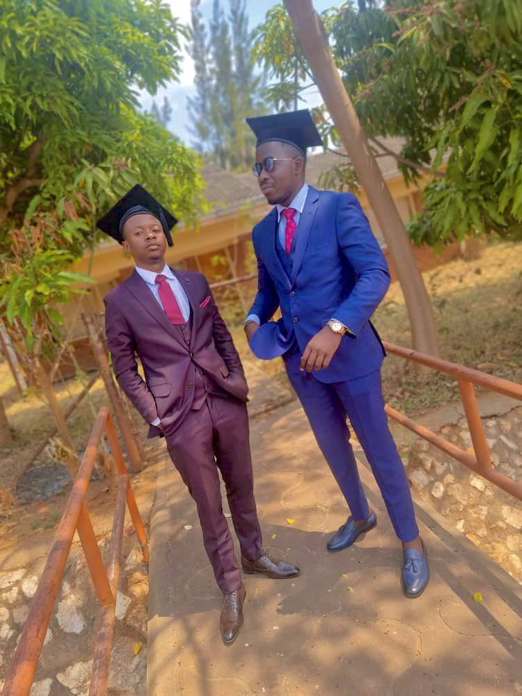 ___tamuka's tweet photo. Bagged it.🎓 https://t.co/uoB7yW0V4P