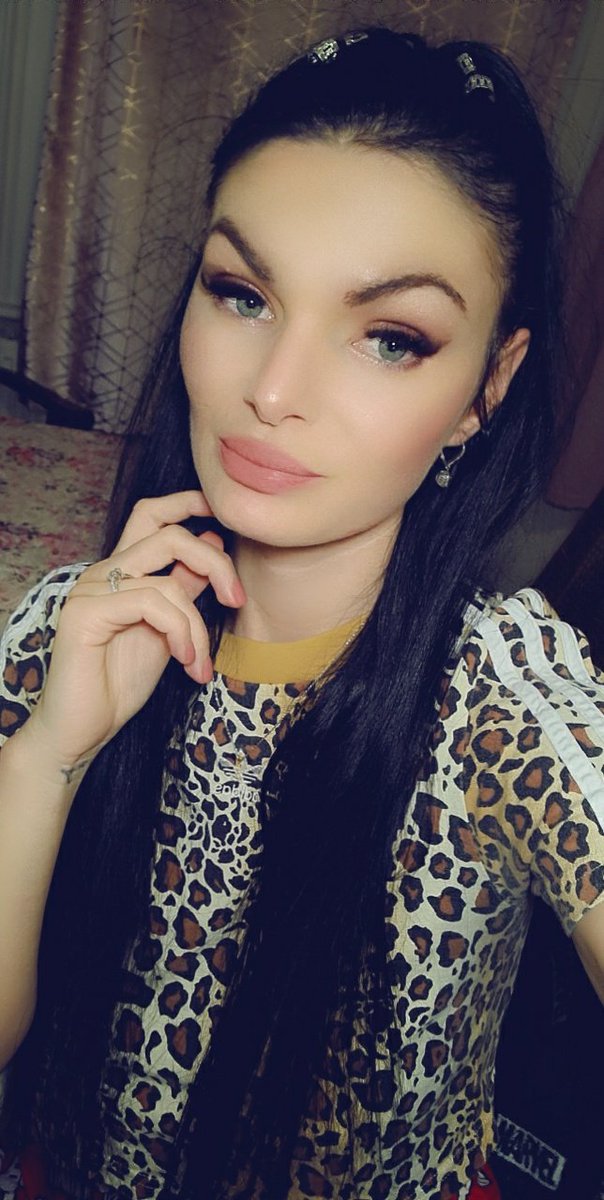 weakformyfeet's tweet photo. I am your Goddess ‼️
you want 2 serve me 🤑
#femdom #findom #makeup #goddess #youareweak #papigs #ATM #cashapp #ukgoddess #greeneyes #confidence #rt #f4f #followme 🤑
@promo_femdom @FemBugRT @gege @FINmessage https://t.co/KVZbsReUtV