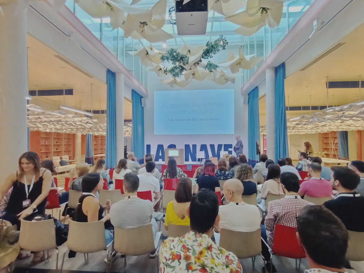 marketineo's tweet photo. Y ahora si que si empezamos #Marketineo2022.Gracias a todos por asistir!! https://t.co/UCyDEBIlAI