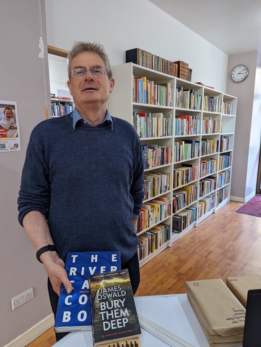 EdiCommBookshop's tweet photo. We're officially opening today!
Come visit us from 10am-4pm 7 days a week and choose from out huge selection of fiction, non-fiction and children's books.
#edinburgh #leith #leither #leithlife #leithbusiness #edinburghlife #edinburghbooks #books #bookshops #edinburghbookshops https://t.co/uuIwiHqLtY