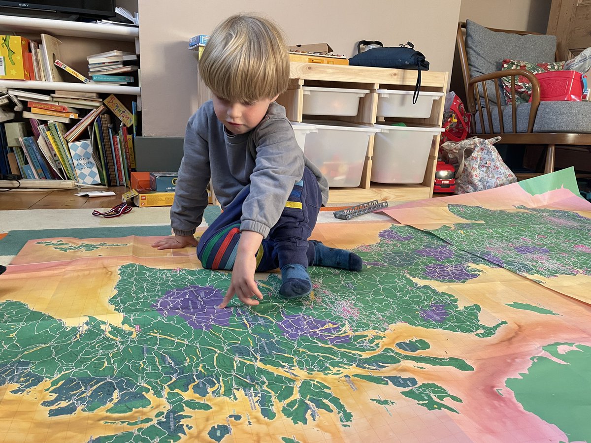 Making some plans with a giant, derailed train. And no, we can’t go to the #Cairngorns today, but good idea in principle. 🚂 🚋🚋🚋🚋 #SlowWays #Maps Maps at urbangood.org/Slowways