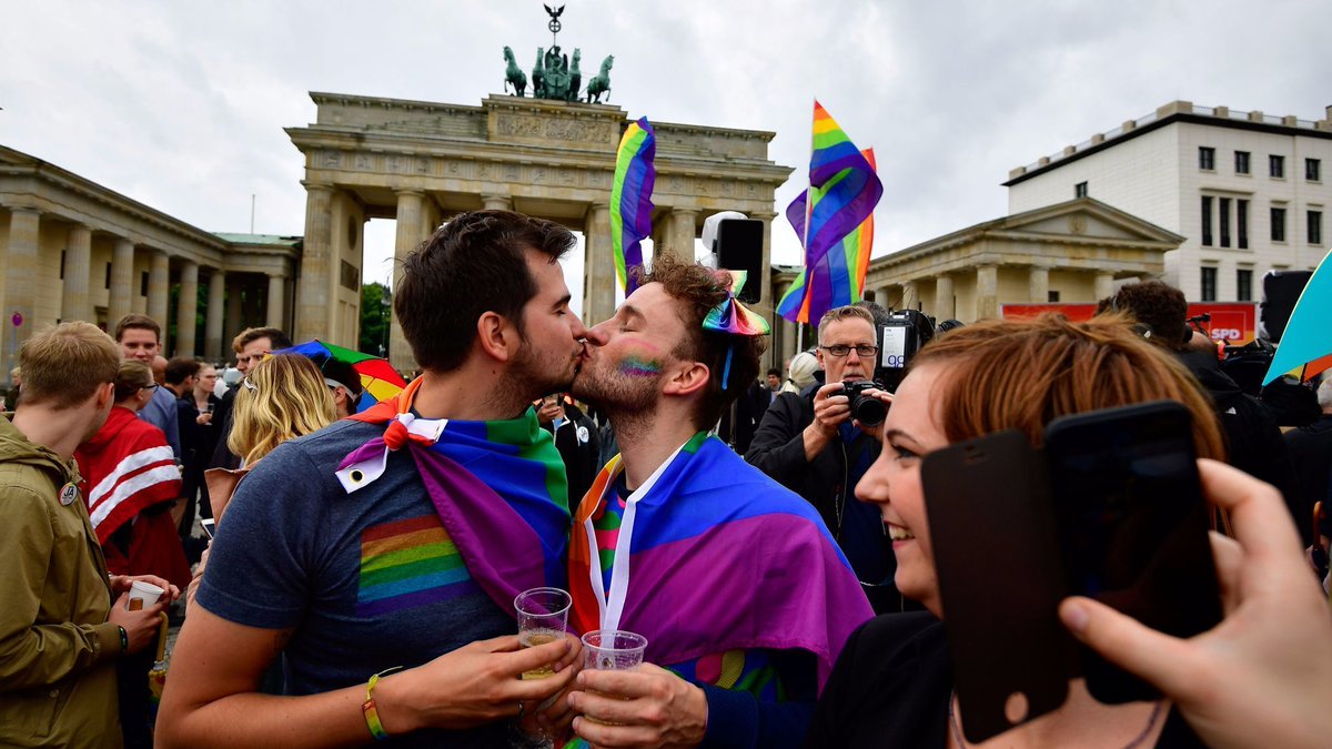 IgualdadLGBT tweet picture