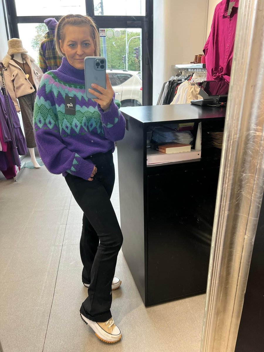 StopFashionStyl's tweet photo. #StopFashionStyle #Puławska72
•
•
•
•
•
#warszawskilook  #pulawska #puławska #warszawa #fashion   #kożuszek  #stylowka #zakupy #spodnie #modnestylizacje #nowakolekcja #kozuszek  #komplet #moda #jesień #autumn https://t.co/ysWv1sy3VK