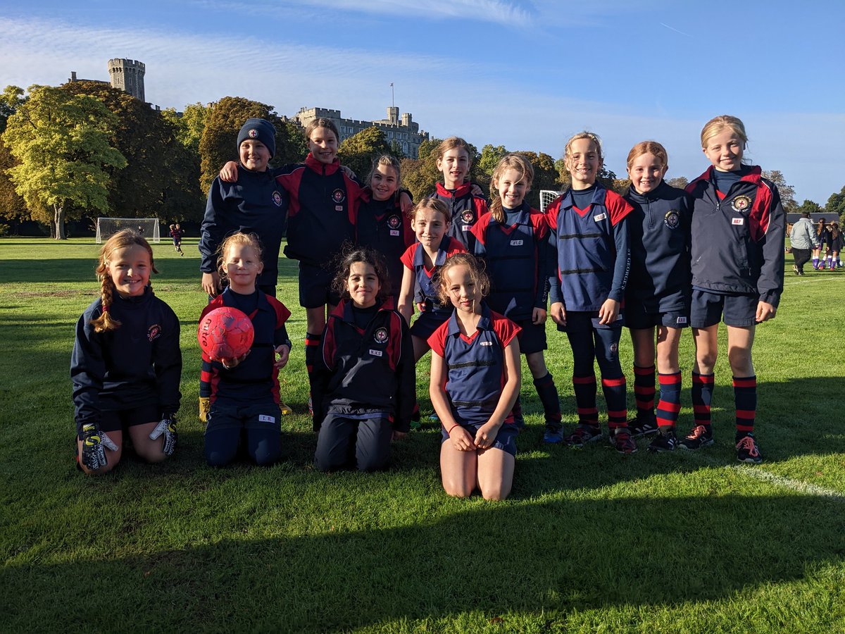 goldsmithwdj's tweet photo. Our football tournament in full swing, looked on by Windsor Castle in the most stunning sunshine. Great to have 14 teams playing together in the spirit of true sport: teamwork, fellowship, pursuit of excellence, leadership, honesty #sportingvalues @stgwindsor https://t.co/HPOJaD9X3J