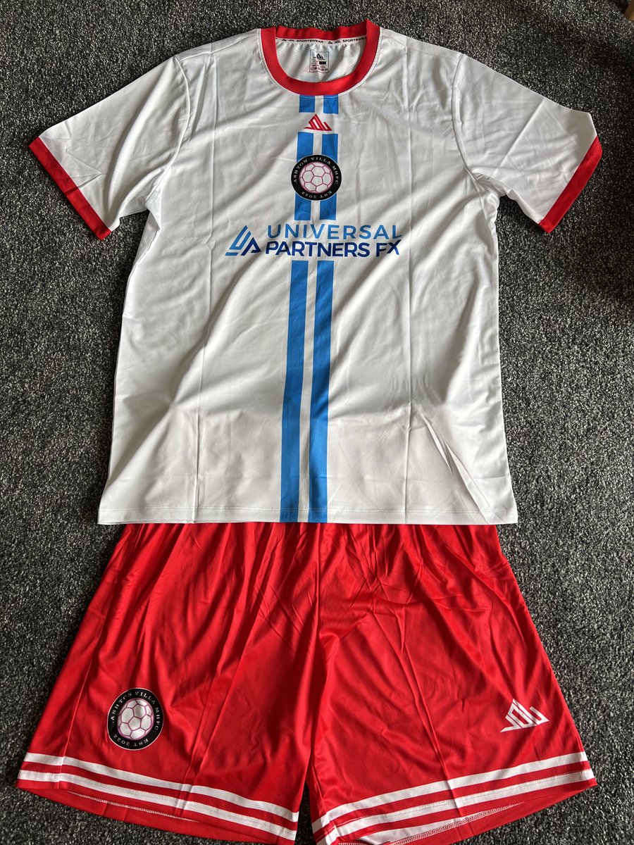 JDLSportswear's tweet photo. Good luck to all the teams playing this weekend! We thought we'd share with you some of the kits we've had the pleasure of making. Some of our competition winners kits include @MillTownFC1 and @ashtonVillaMHFC. We love their kits and can't wait to see them in action! 1/4 https://t.co/tOfzi5pG2D