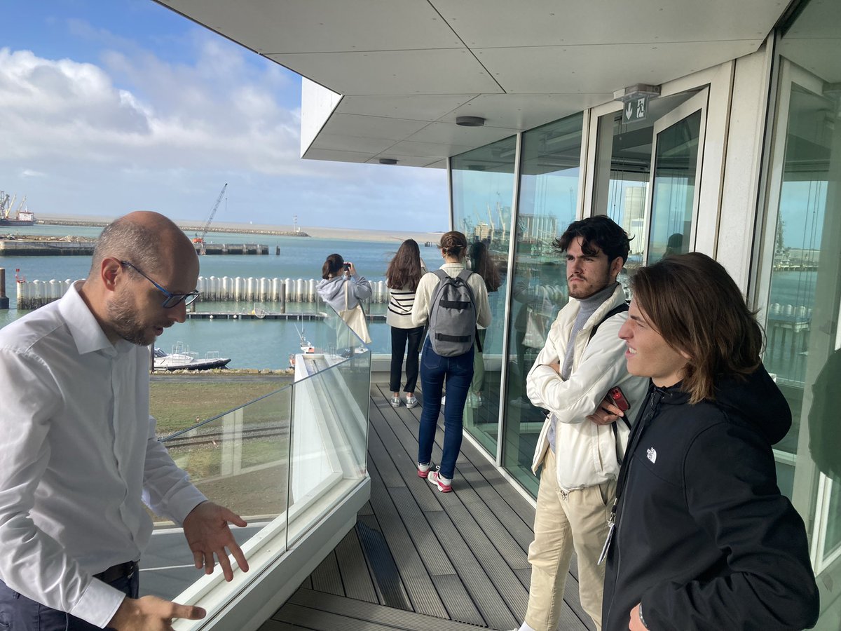 #MineureEconomiePortuaireEtMaritime Les étudiants L2 en MEPM de L’<a href="/UnivLaRochelle/">La Rochelle Université</a> ont découvert les activités nombreuses d’officiers de port à <a href="/_PALR_/">Port Atlantique La Rochelle</a> . Merci à Pascal, Stéphane (Commandant &amp; Cdt-adjt) pour leur accueil. @emma_auras <a href="/NolwennQuere3/">Nolwenn Quere</a> <a href="/ReneMURATORE/">MURATORE René</a> @desimatt