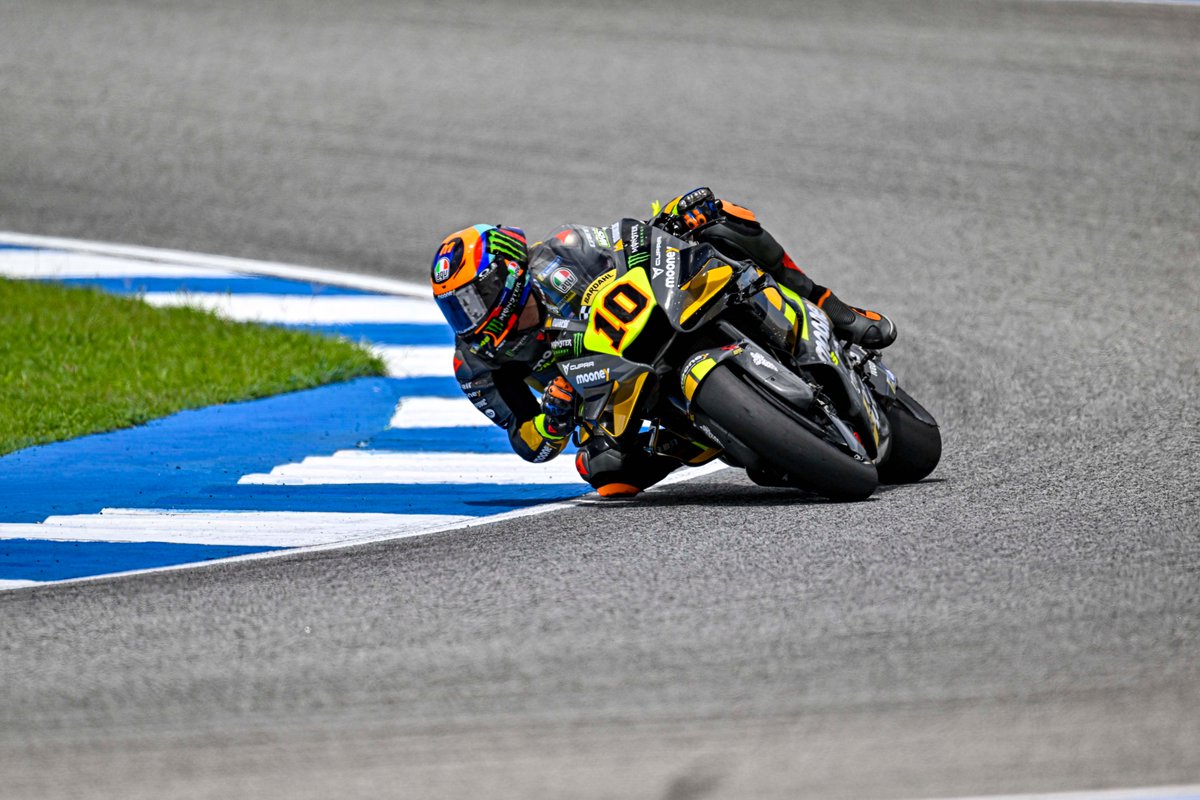 VR46RacingTeam's tweet photo. That's all folks! POOOOOOOOLE POSITION FOR  @Marco12_B (1:29.671) 🤩🤩🤩

@Luca_Marini_97 instead will start in third row - P9 (1:30.214).

#MooneyVR46RacingTeam #MotoGP https://t.co/DRh4WWgNkY