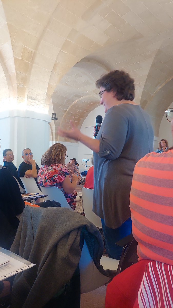 Stroncio7's tweet photo. "Las camas de la atención primaria son los domicilios de los pacientes" @Meritxell_SA en #SIAPMenorca citando a @Albert_Planes Si no hacemos domicilios, ¿cómo vamos a hacer atención paliativa? https://t.co/gA79BXQEGE