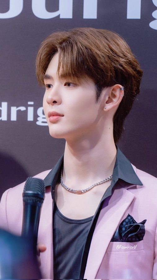 BWiOOz1DpgVK4R5's tweet photo. หล่อพูดอีกทีก็หล่ออออ​#NetJamesxNRTH https://t.co/wFfZdep3SC