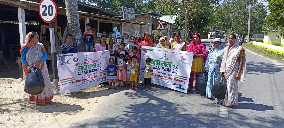 MYBharatDarrang's tweet photo. Some glimpses of  cleanliness drive of Nyk Darrang... 
#SwachhBharat2022 
@Nyksindia 
@YASMinistry 
#cleanindiadrive https://t.co/wD1ZRpsw8I