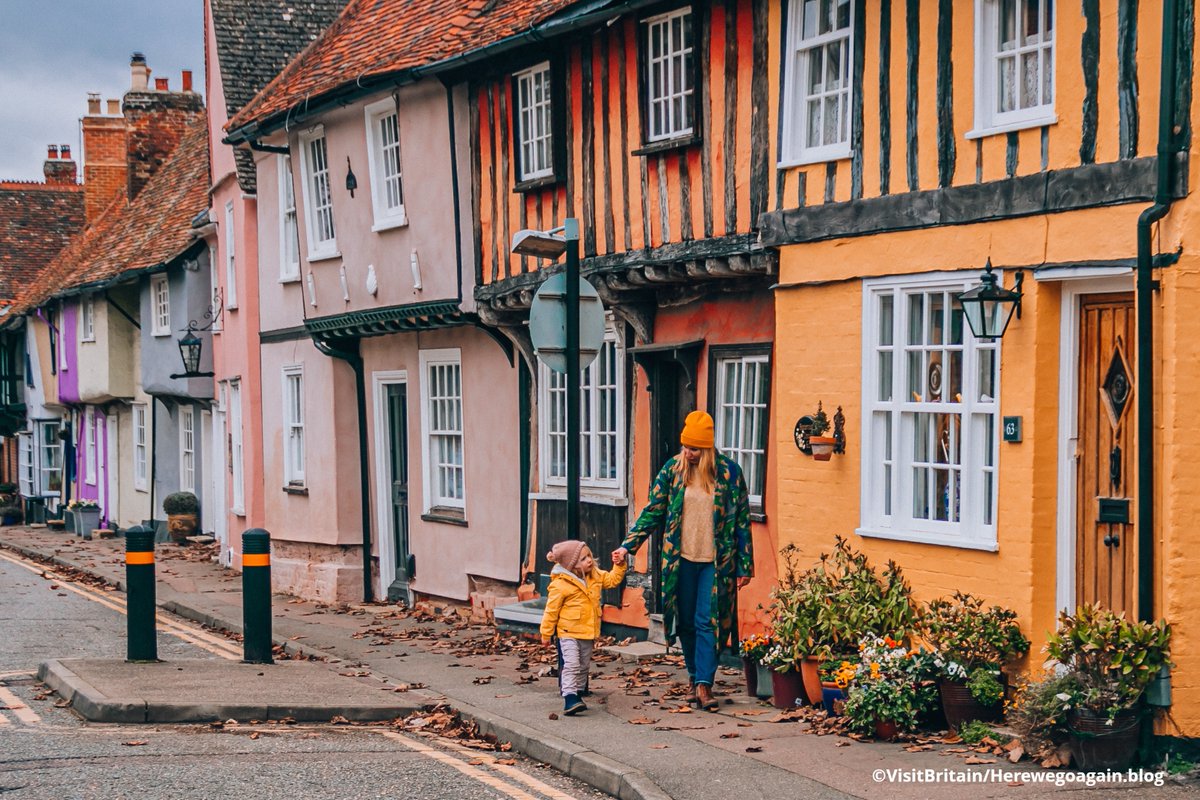 VisitBritain's tweet image. Now that we're in October, it's the perfect time to go all in on those autumnal colours 🍂.

Where will you head for in Britain? 

📍 Saffron Walden, Essex 

#LoveGreatBritain