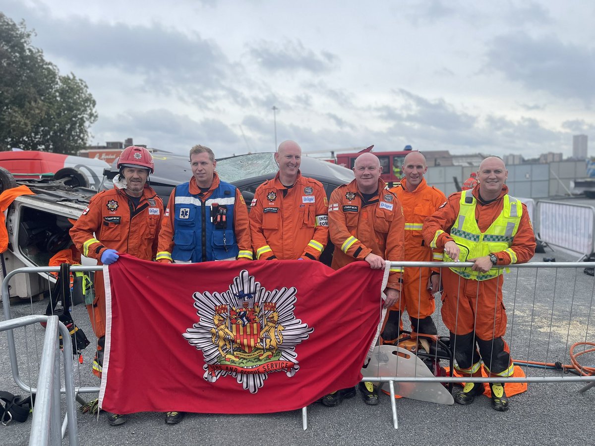 Good luck 🤞 to the @NlandFRS #RTCExtrication and #WaterRescue teams on Day 2 of 🇬🇧 @ukro2022 superbly organised by @WestMidsFire Awful weather ☔️💦🌬 y’day afternoon for visitors but teams still giving 💯. Great ambassadors for #NFRS & @N_landCouncil ❤️💛❤️