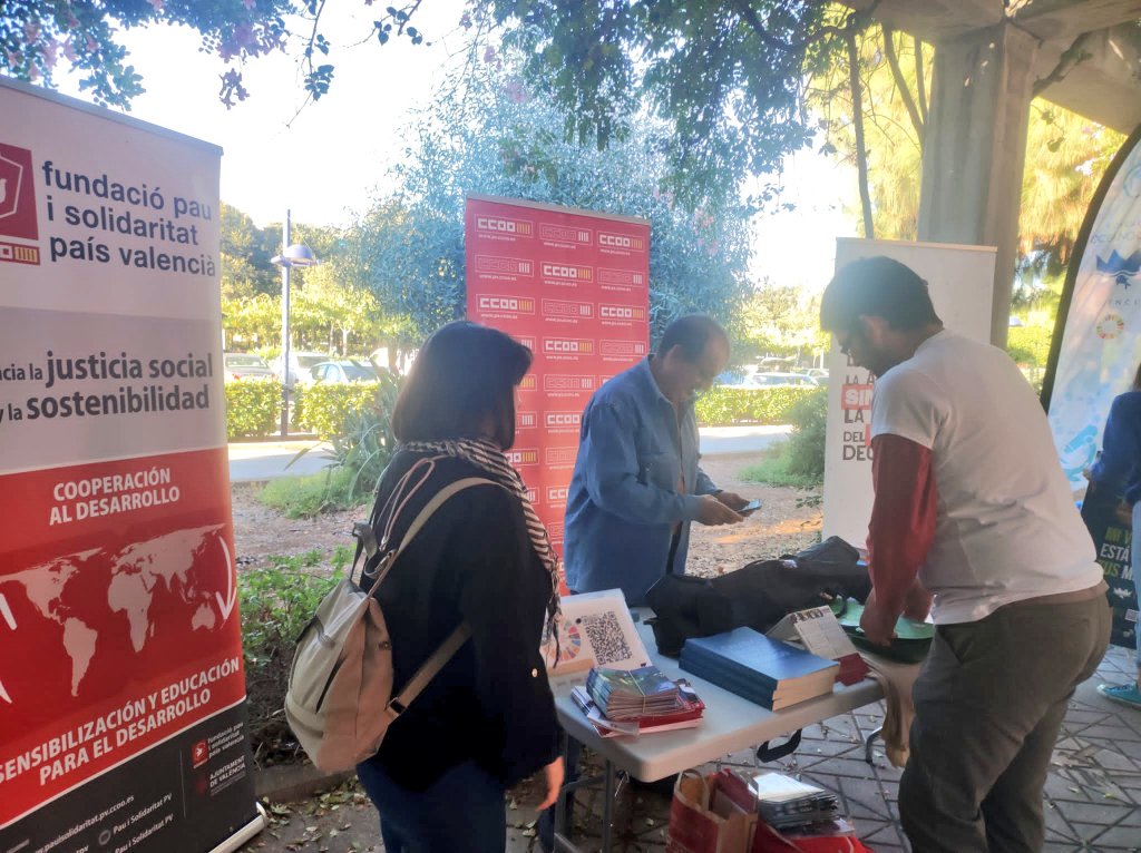 fundaciopaupv's tweet photo. 🤗 A la fira donem a conéixer les nostres propostes i eines sindicals per a la consecució dels ODS ambientals i de l'ODS8, vertebrador de l' #Agenda2030
 @GVA_CEACV

#ODSCCOO
#VIJEACV https://t.co/dyv5iE5QSo