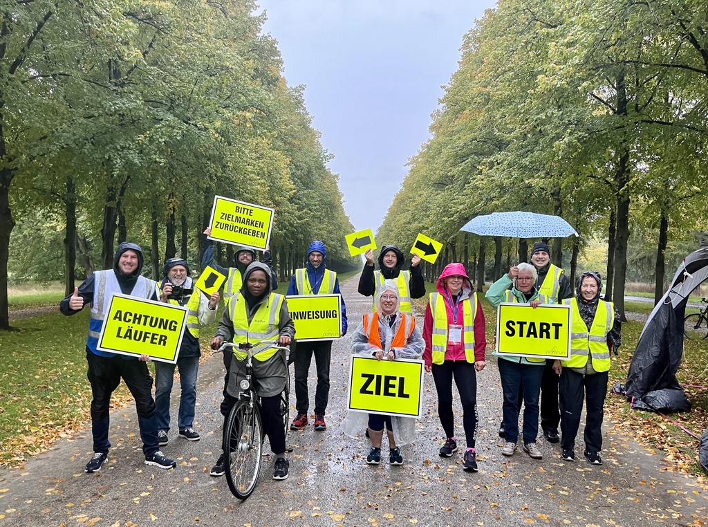 georgengartenpr's tweet photo. #georgengarten #parkrun #hannover
#️⃣ 181
🗓 01.10.2022
🏁 59 parkrunner 
🆕 2 first timer
⏱ 2 new PBs
🦸 22 volunteers 🦺
🏎️ 7 pacer
🚶 1 parkwalker
🌳🏃‍♀️🏃‍♂️🌳
#loveparkrun #liebeparkrun https://t.co/e63wSvWZ12
