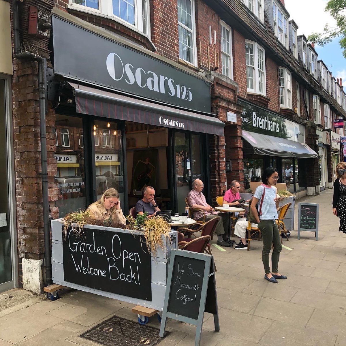 JJM_Ealing's tweet photo. Small businesses are the beating 💖 of their communities
Make sure you support them up &amp; down the country this weekend as they try to survive &amp; thrive during these strange times Traders open on #MyHighSt #Pitshanger #GBHighSt #PitshangerLane look forward to seeing you #shoplocal https://t.co/FoIU8oOG3Q