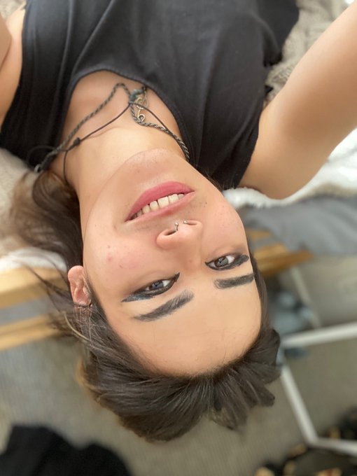 Would you cuddle with this trans girl? https://t.co/tuLIE7VBcT