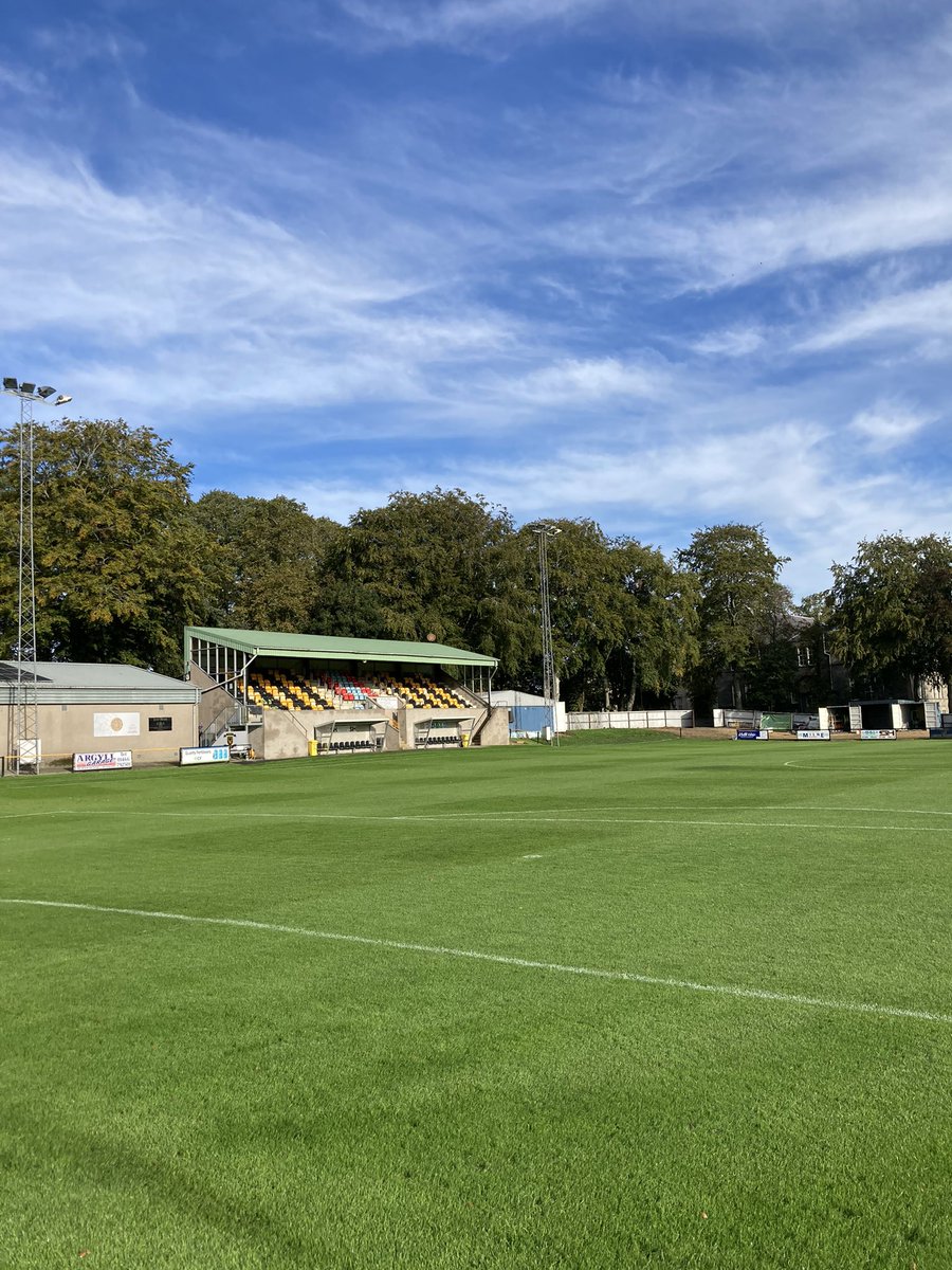 dylan7allan's tweet photo. All set for today’s home match. Looking well heading into October. @JagsStfc 🍁🌱 #Autumn #groundsman https://t.co/9neZyU3xnj
