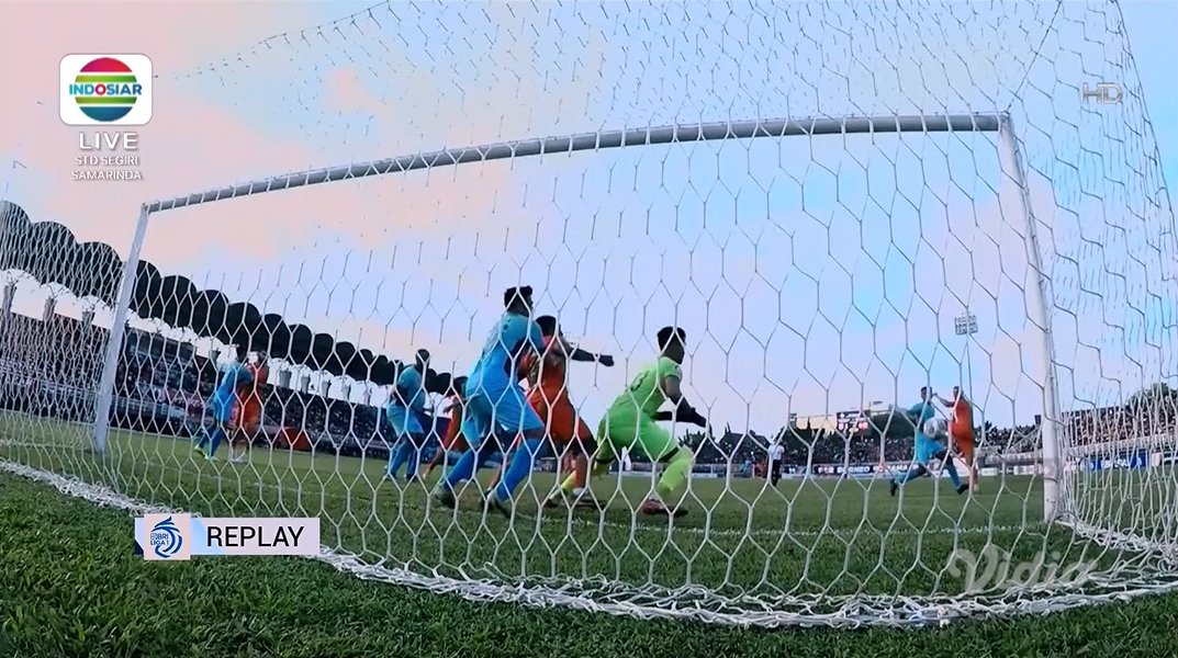 Indosiar's tweet photo. 47' Gooool! Kembali Matheus Pato kembali membobol gawang Madura United dengan sundulannya!

 @BorneoSMR 2 vs 0 @MaduraUnitedFC 

#BRILiga1 #indosiarrumahsepakbolaindonesia #IndosiarSports #BorneoFCDay #MaduraUnitedDay https://t.co/Y9wridlufY