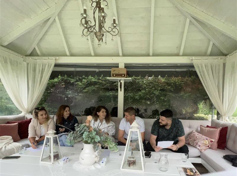 IkubInfo's tweet photo. Nature is the biggest motivator - same as  Software Engineering Managers are for our developers. 

Throwback to when they gathered last weekend to recharge and come up with fresh ideas💡. https://t.co/W9pWMJc2g5