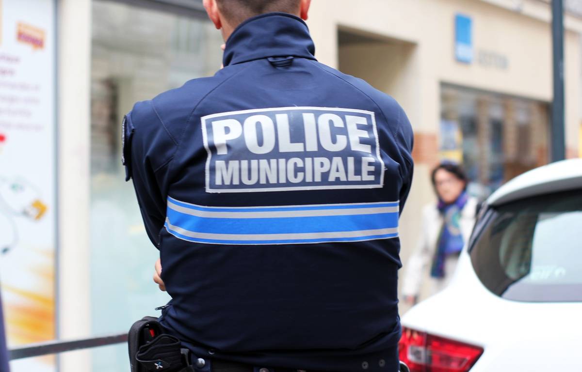 20minutesnantes's tweet photo. A Rezé, la délicate question de la police municipale soumise au vote des habitants https://t.co/9jKR6YYQFF via @20minutesnantes https://t.co/peYWcW1pIE