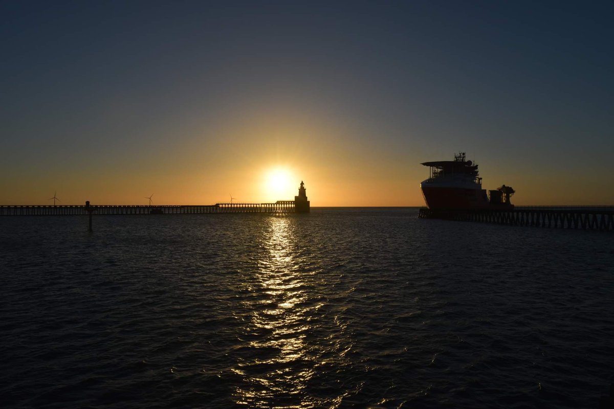 BlythHub's tweet photo. Normand navigator entering the Port of Blyth this morning at dawn. #Blyth #PortOfBlyth 
More here ⬇️
 https://t.co/ZL5wNgydz5 https://t.co/mo2bIdRsU7
