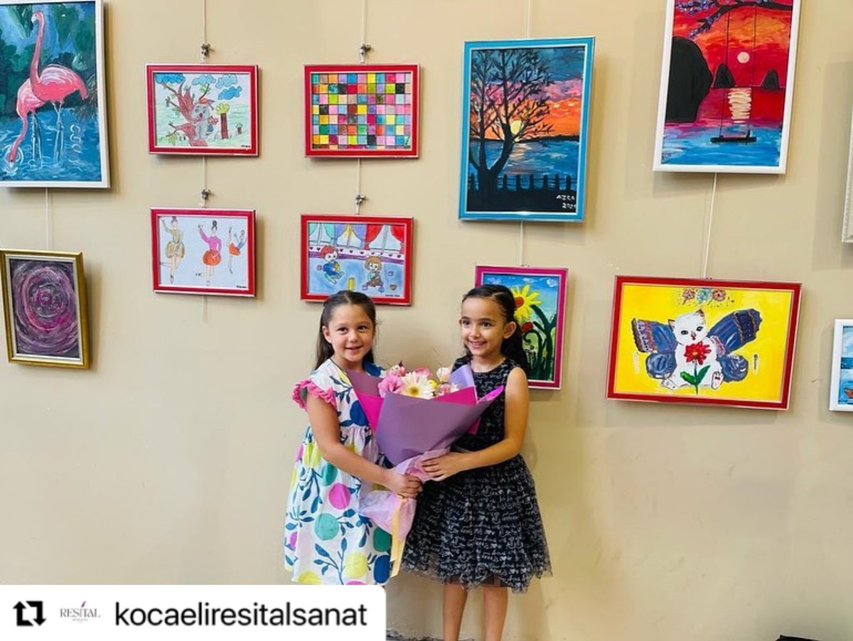 Karma Resim Sergimizin Açılış Gününden kareler 
Çocuklar mutlu , aileler mutlu , biz mutlu 

#kocaeliresitalsanat #resim #sanat #eğitim #kültür