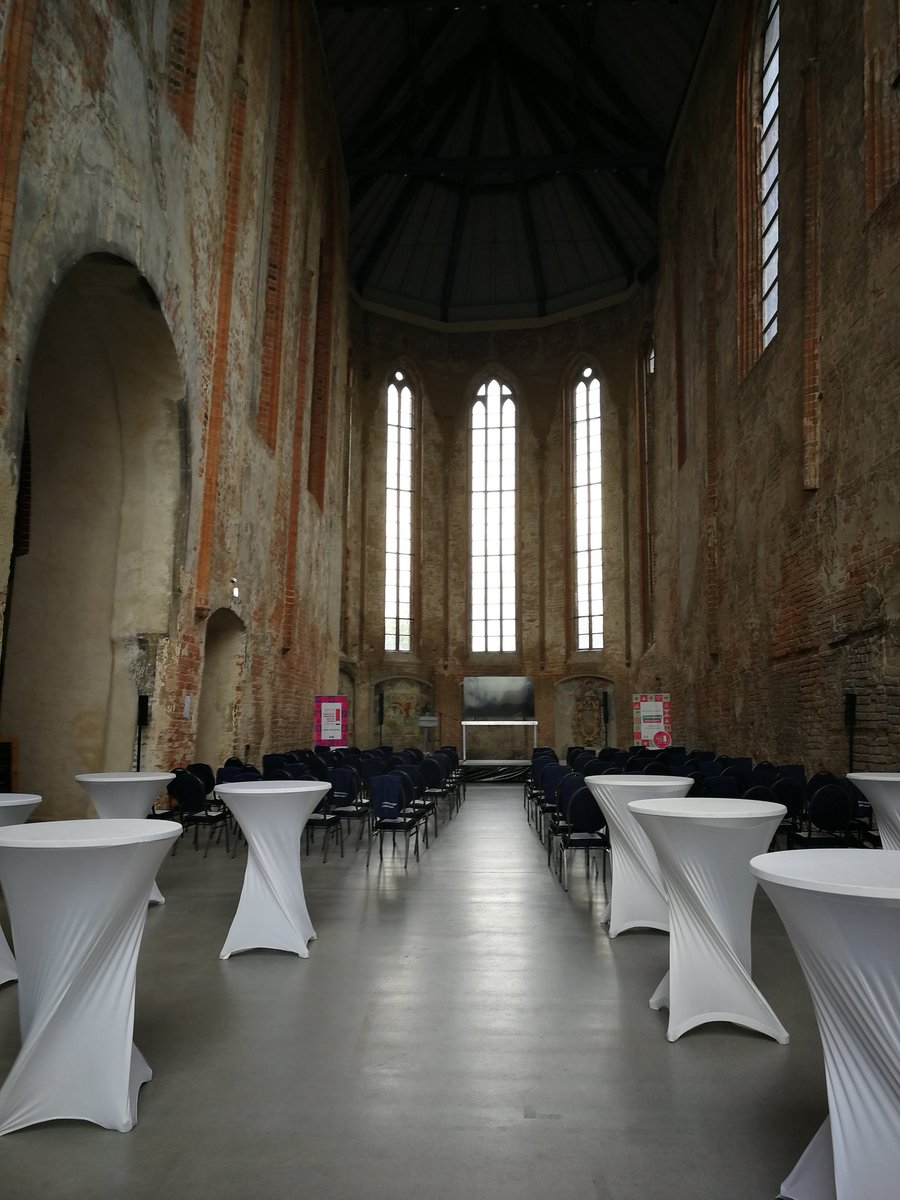 TheOnlyJulicorn's tweet photo. Heute beim #T3B2022
Tag der Bibliotheken Berlin Brandenburg in einem wunderschönen Veranstaltungsort 😍 https://t.co/JDNikMfDcQ